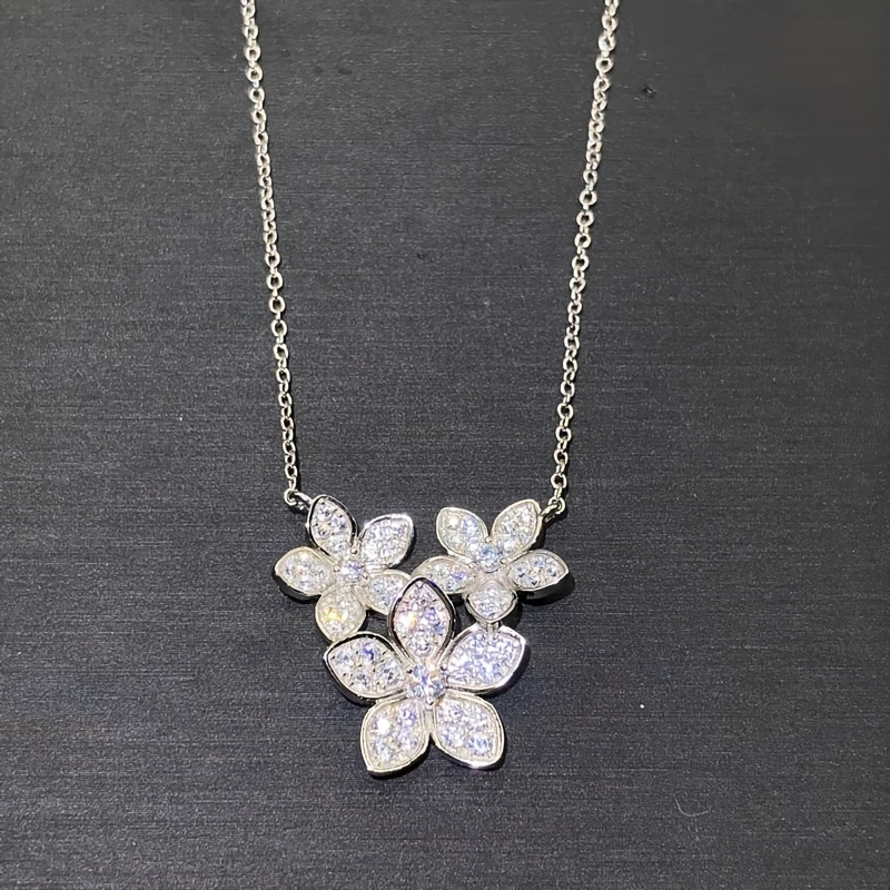 Women's Flower Synthetic Zirconia Pendant Necklace